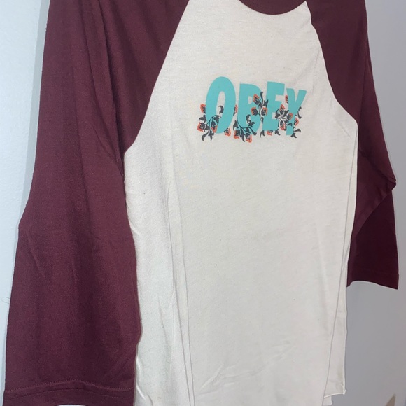 Obey baseball top - Picture 3 of 3